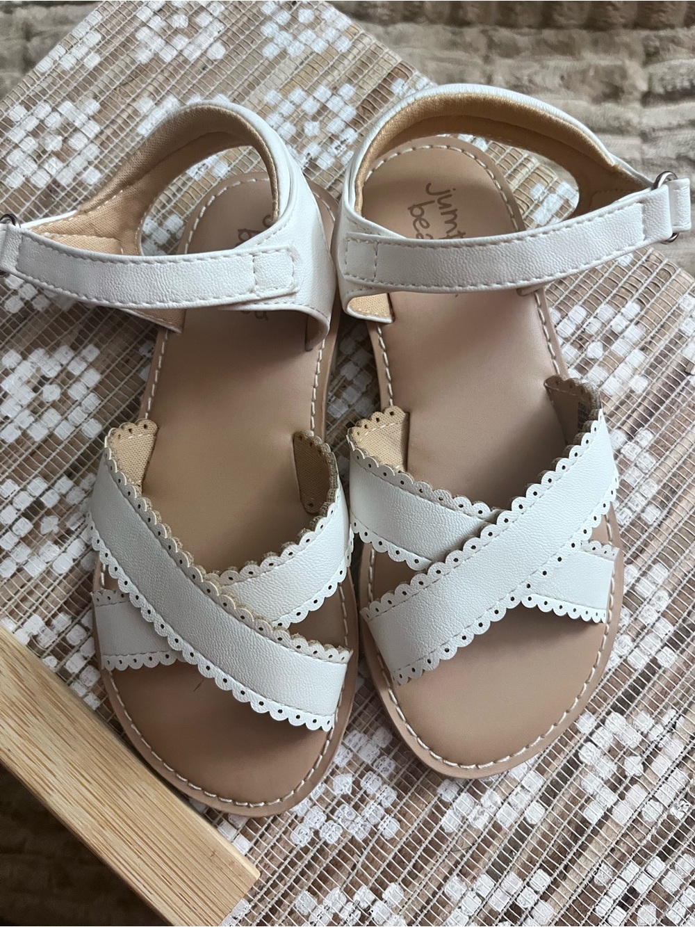 Girls White Scalloped Cross-Strap Sandals